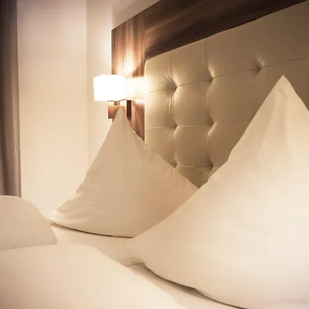 Ehranger Hof ホテル 3*